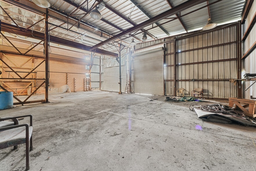More Photos Of 16144 Market St, Channelview Manufacturing For Sale
