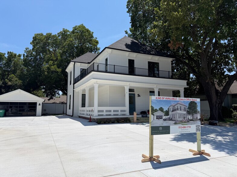 Primary Photo Of 1016 E California St, Gainesville Medical For Lease