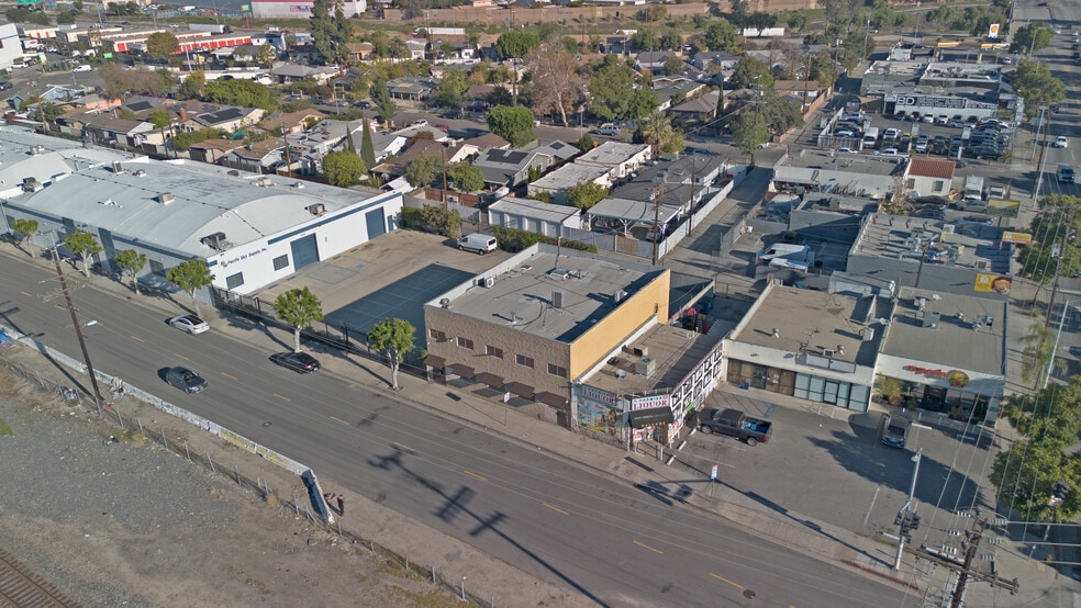 More Photos Of 8212-8214 San Fernando Rd, Sun Valley Light Distribution For Sale