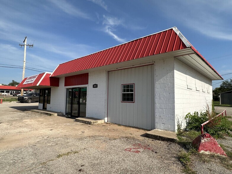 More Photos Of 110 W Carl Hubbell Blvd, Meeker Storefront Retail Office For Sale
