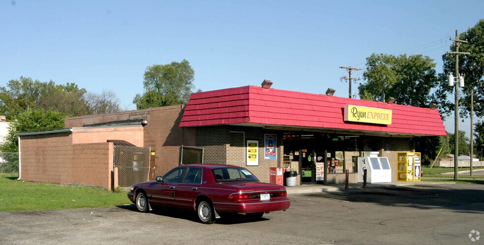 More Photos Of 22021 Ryan Rd, Warren Convenience Store For Sale