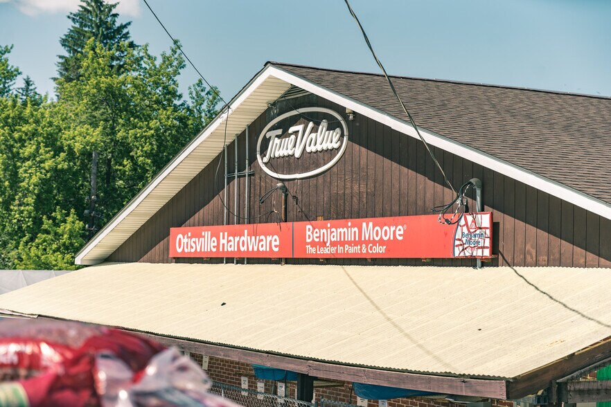 More Photos Of 10 Wallace St, Otisville Freestanding For Sale