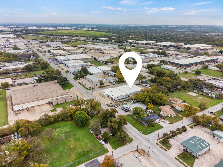 More Photos Of 2333-2337 Delante St, Haltom City Warehouse For Sale