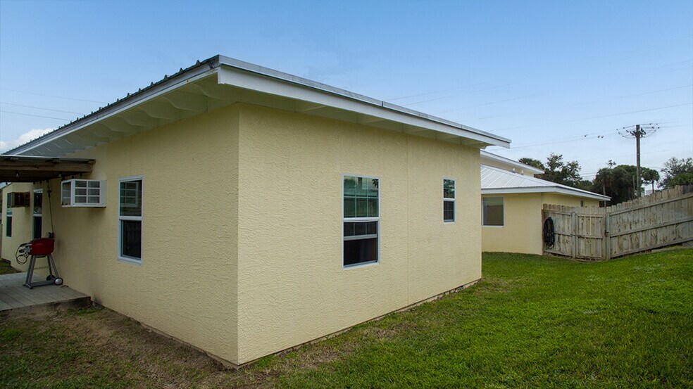 More Photos Of 222 Rosa L Jones Dr, Cocoa Apartments For Sale