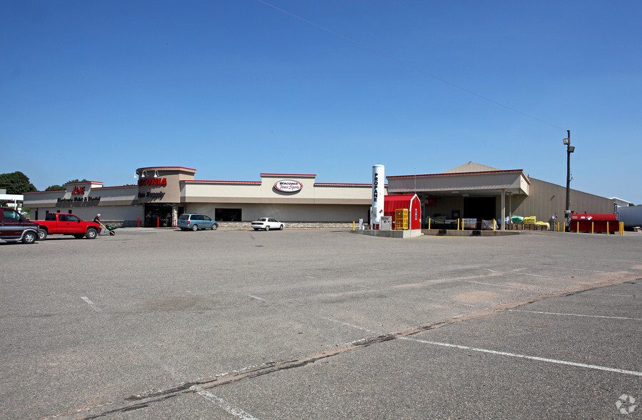 Primary Photo Of 801 S Highway 284 S, Waconia Freestanding For Sale