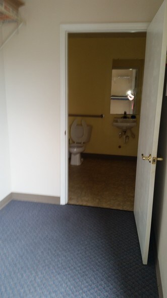 More Photos Of 4582 Cumberland Rd, Fayetteville Freestanding For Lease