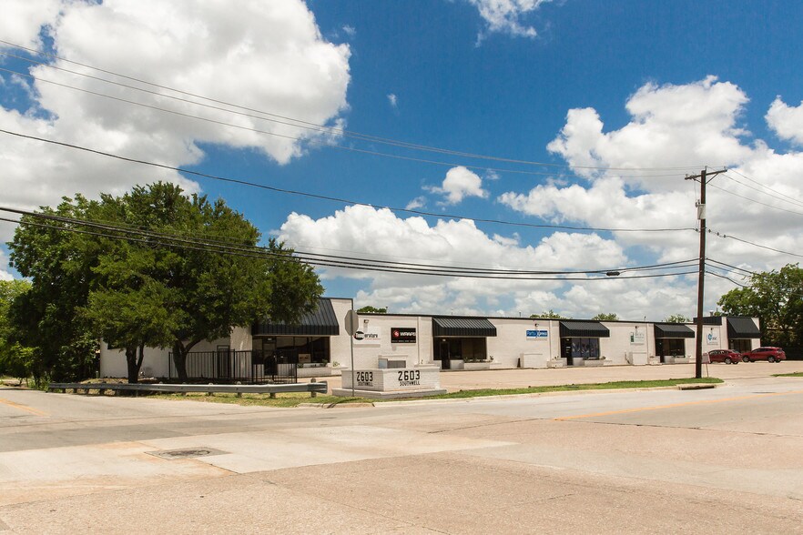 More Photos Of 2603 Southwell Rd, Dallas Light Distribution For Lease