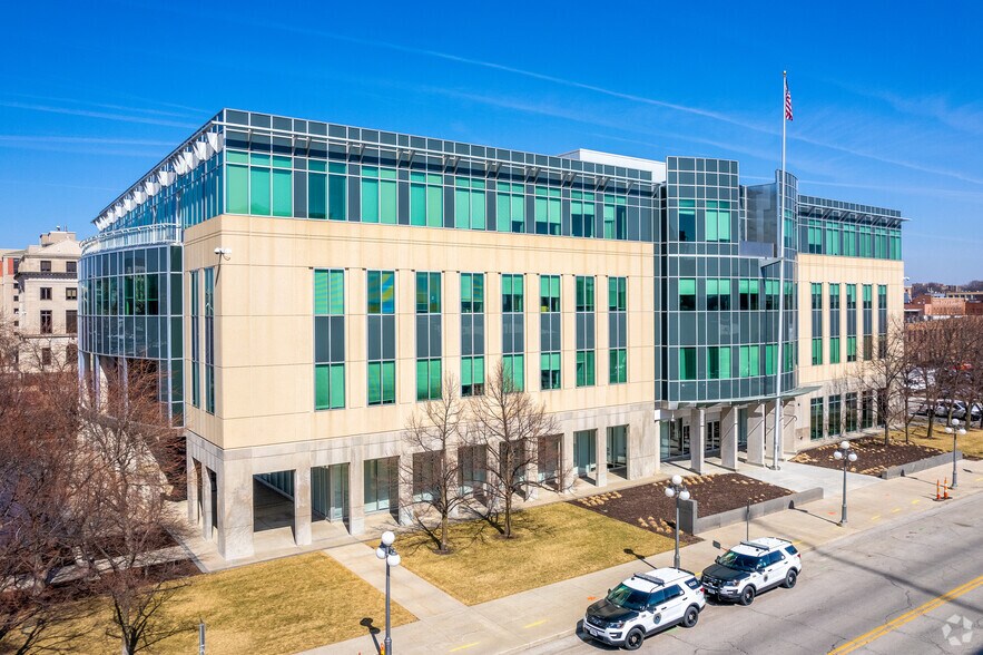 More Photos Of 110 E Court Ave, Des Moines Office For Lease