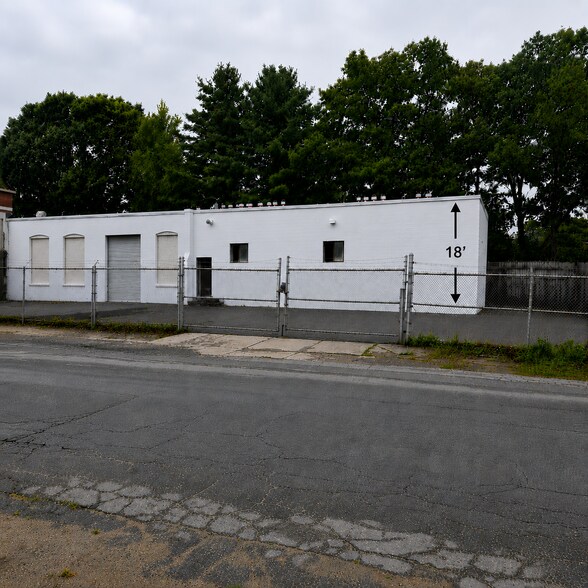 Primary Photo Of 99 Parker St, Clinton Warehouse For Lease