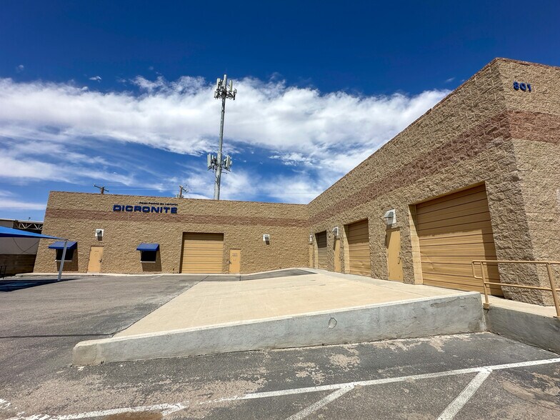 More Photos Of 801 Pendale Rd, El Paso Distribution For Sale