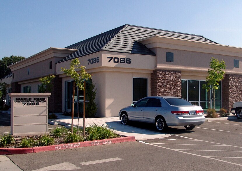 Primary Photo Of 7086 N Maple Ave, Fresno Office For Lease