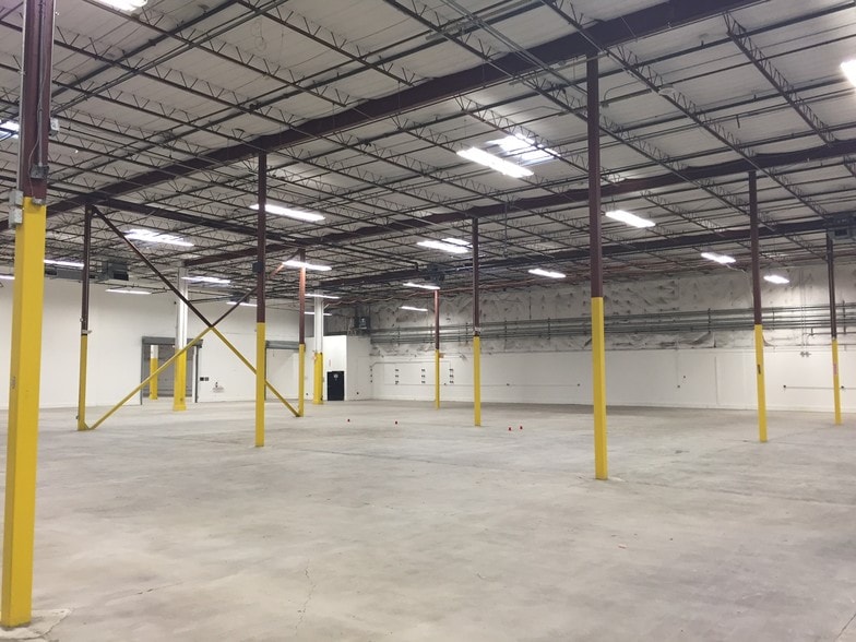 More Photos Of 2214 Braker Ln, Austin Distribution For Lease