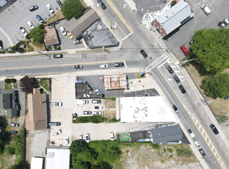 More Photos Of 270 W Main St, Patchogue Service Station For Sale