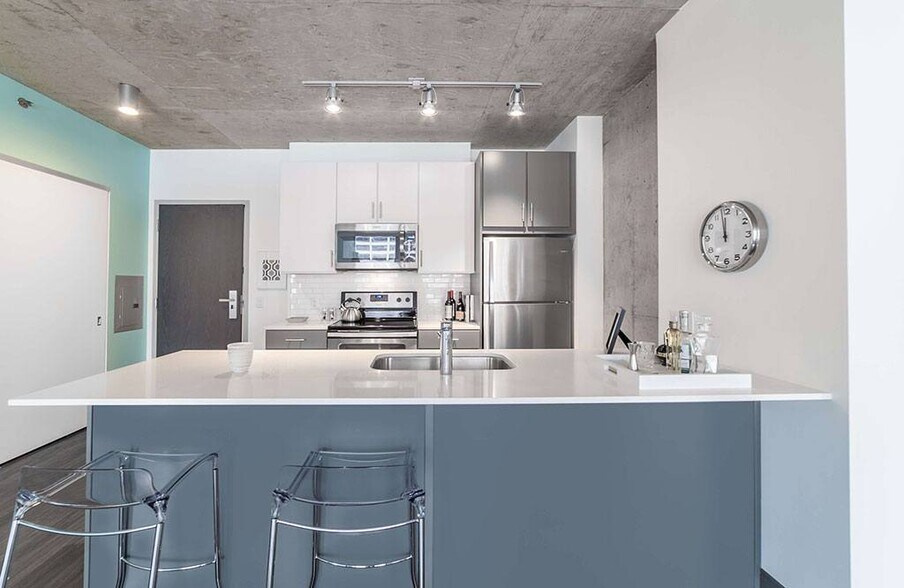 More Photos Of 215 W Lake St, Chicago Apartments For Lease