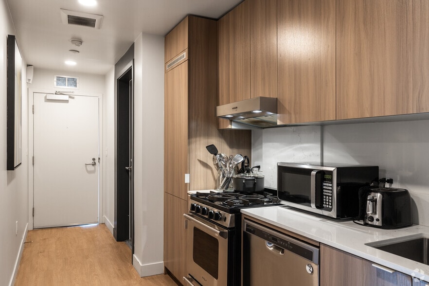 More Photos Of 1743 Butler Ave, Los Angeles Apartments For Sale