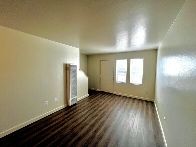 More Photos Of 400 Earle St, Santa Rosa Apartments For Sale