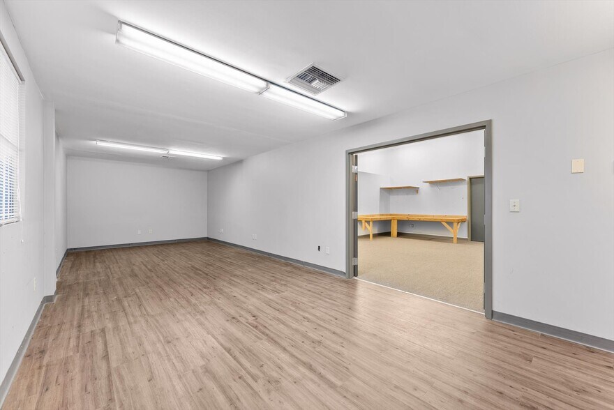 More Photos Of 352 Tall Pines Rd, West Palm Beach Warehouse For Sale