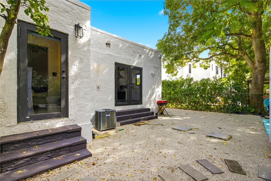 More Photos Of 8270-8280 NE 1st Pl, Miami Apartments For Sale