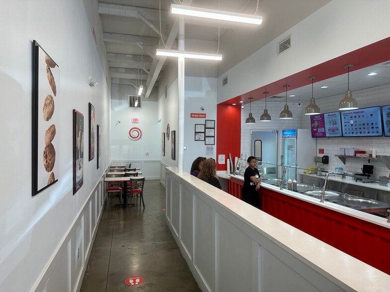 More Photos Of 391 Quill Dr, Dawsonville General Retail For Lease