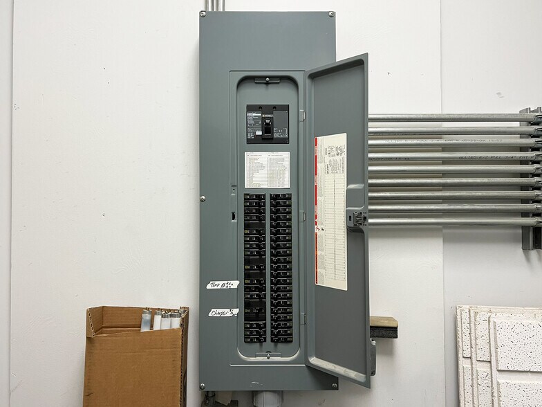 More Photos Of 4805-4809 Atlantic Ave, Erie Warehouse For Lease