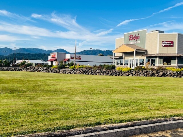 More Photos Of 1865 Main Ave N, Tillamook Storefront For Sale