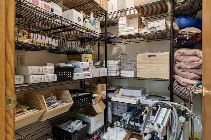 More Photos Of 7550 Rote Rd, Rockford Medical For Sale