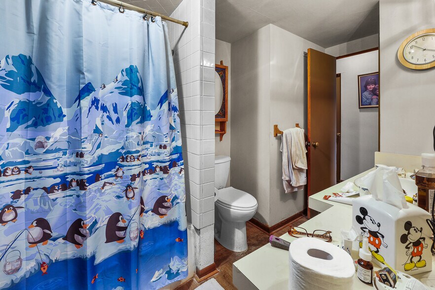 More Photos Of 4991 Arthur Rd, Slinger Hotel For Sale