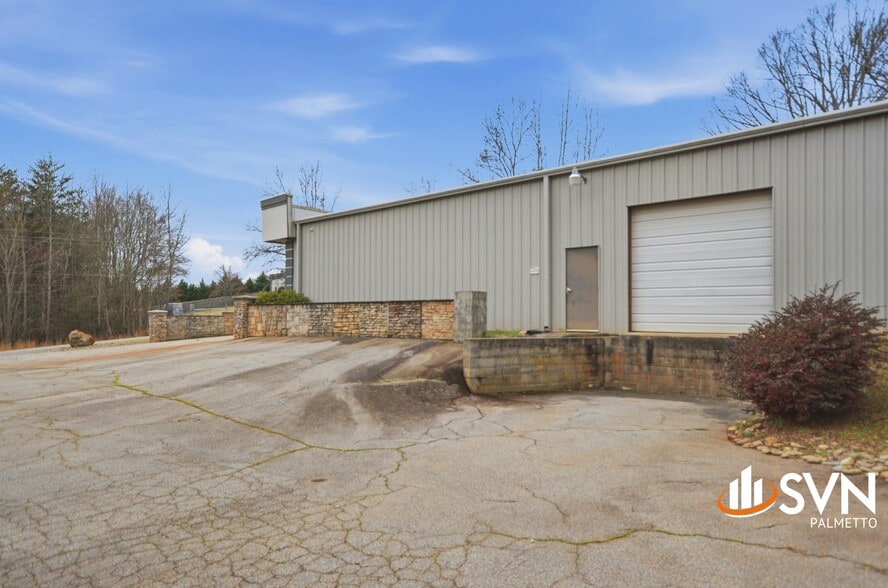 More Photos Of 107 Ben Hamby Ln, Greenville Light Distribution For Lease