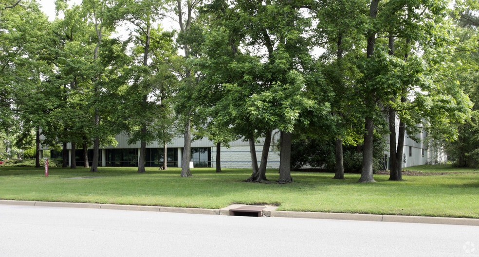 More Photos Of 3944 Holland Blvd, Chesapeake Manufacturing For Lease