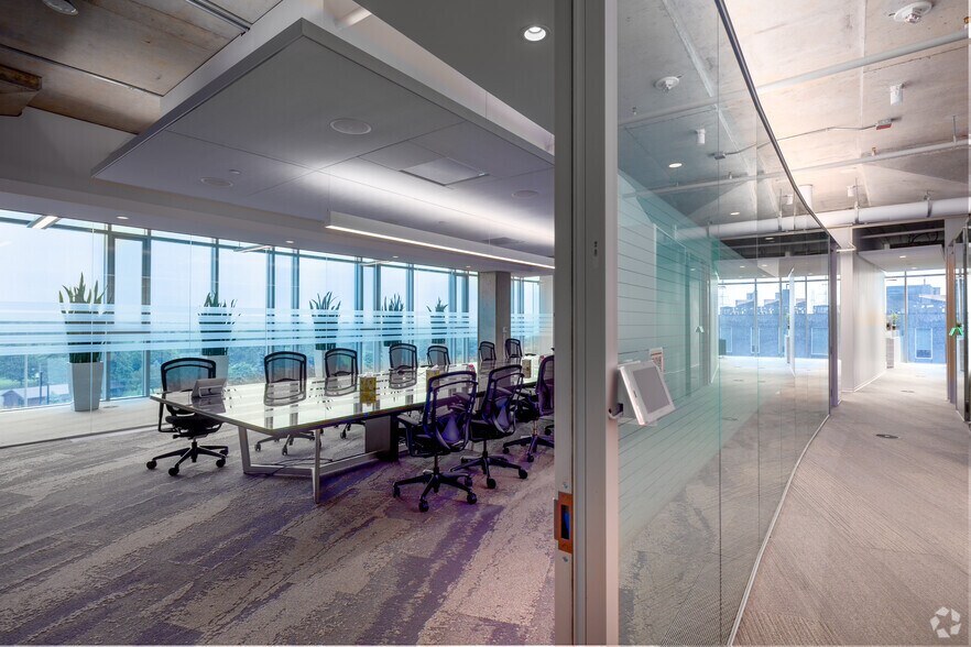 More Photos Of 7070 Derrycrest Dr, Mississauga Office For Lease