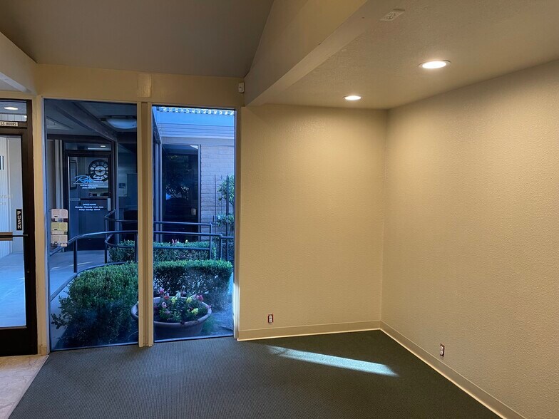 More Photos Of 2740 W Main St, Visalia Medical For Lease