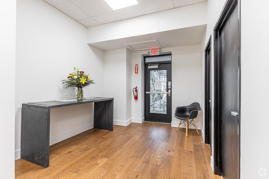 More Photos Of 315 Oak St, Hood River Loft Creative Space For Sale