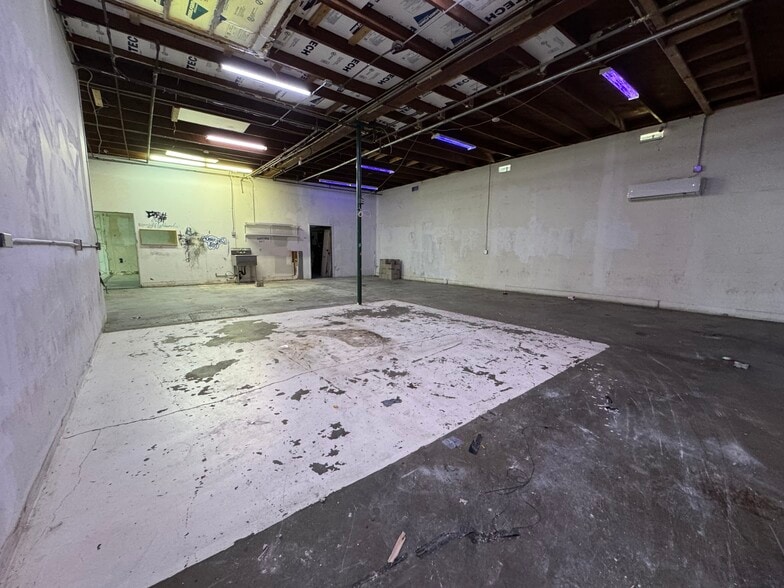 More Photos Of 4920 W Pico Blvd, Los Angeles Light Manufacturing For Lease