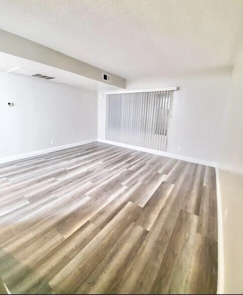 More Photos Of 1320 W 97th St, Los Angeles Apartments For Sale