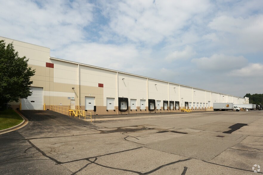 More Photos Of 10725 Harrison Rd, Romulus Distribution For Lease