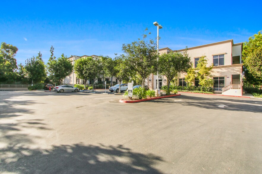 More Photos Of 18 Truman, Irvine Office For Lease
