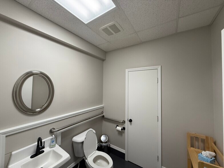 More Photos Of 216 E Grand River Rd, Laingsburg General Retail For Sale