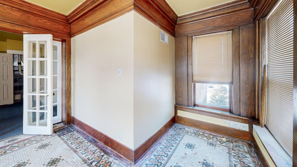 More Photos Of 614 W Berry St, Fort Wayne Office For Sale