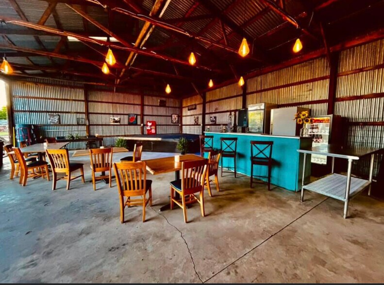 More Photos Of 711 N Steele Ave, Cushing Restaurant For Sale