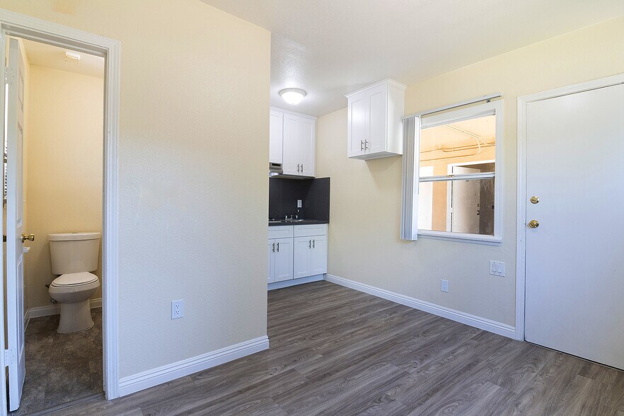 More Photos Of 1930 S Oxford Ave, Los Angeles Apartments For Sale