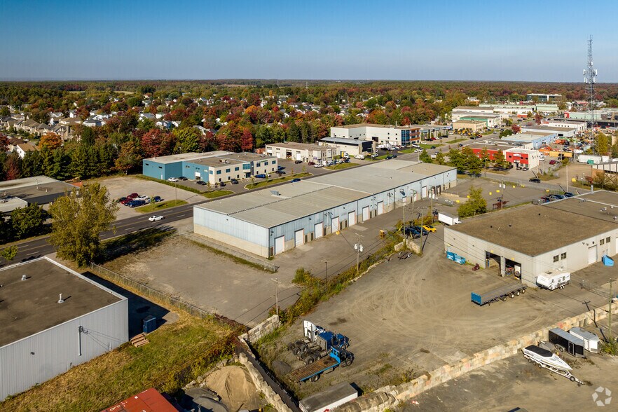 More Photos Of 3437-3465 Boul Des Entreprises, Terrebonne Warehouse For Lease