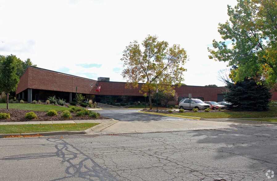 Primary Photo Of 1651 Wilkening Ct, Schaumburg Flex For Sale