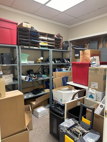 More Photos Of 901 N Mallard St, Palestine Medical For Sale