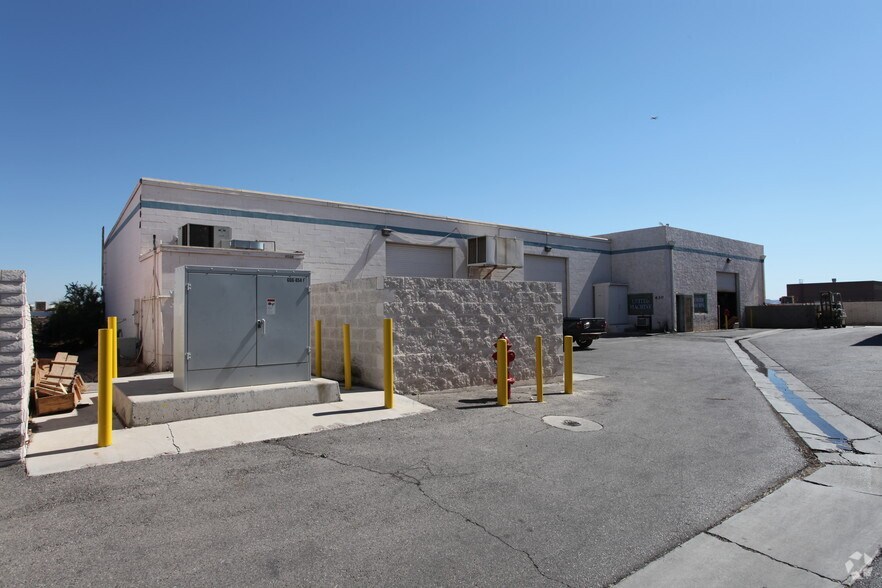 More Photos Of 628-630 Middlegate Rd, Henderson Warehouse For Lease