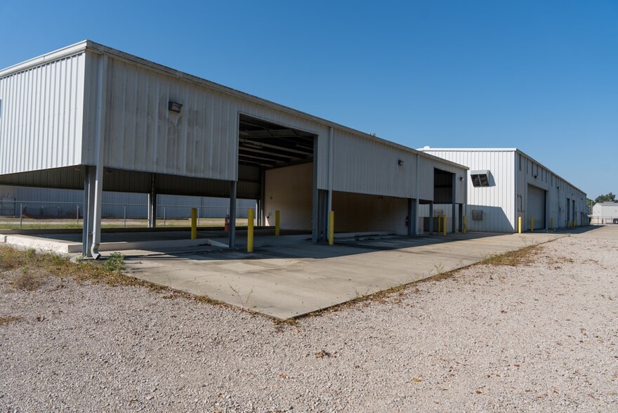 More Photos Of 105 Nova Dr, Broussard Industrial For Sale