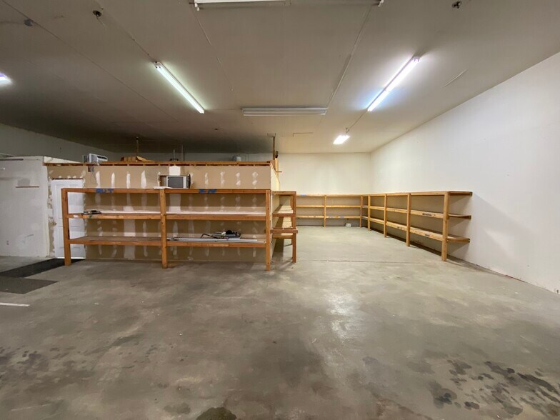 More Photos Of 180 Sunny Valley Rd, New Milford Light Distribution For Lease