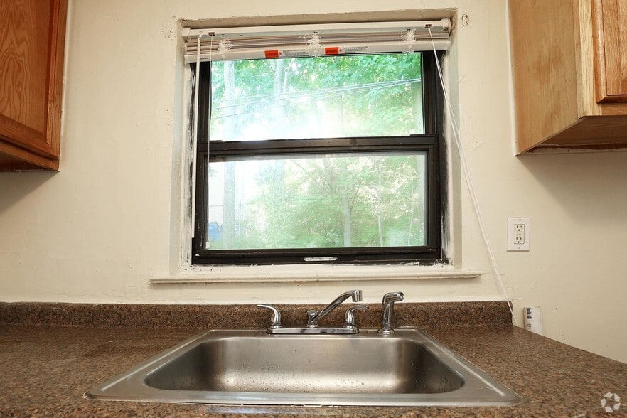 More Photos Of 35 Woodland Dr, Hartford Apartments For Sale