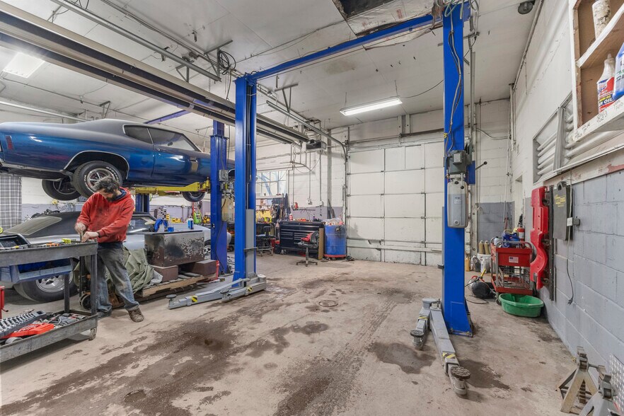 More Photos Of 17310 E 9 Mile Rd, Eastpointe Freestanding For Sale