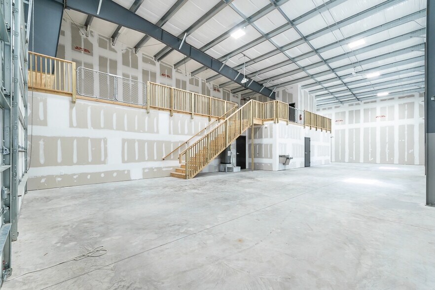 More Photos Of 3558 Masters Rd, Jacksonville Warehouse For Lease