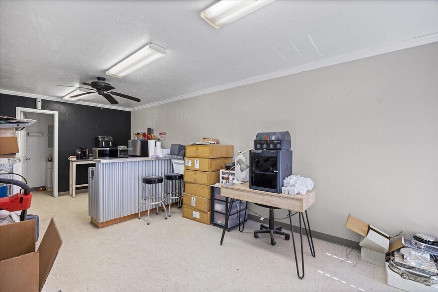 More Photos Of 1201 NE Barnard St, Glen Rose Land For Sale